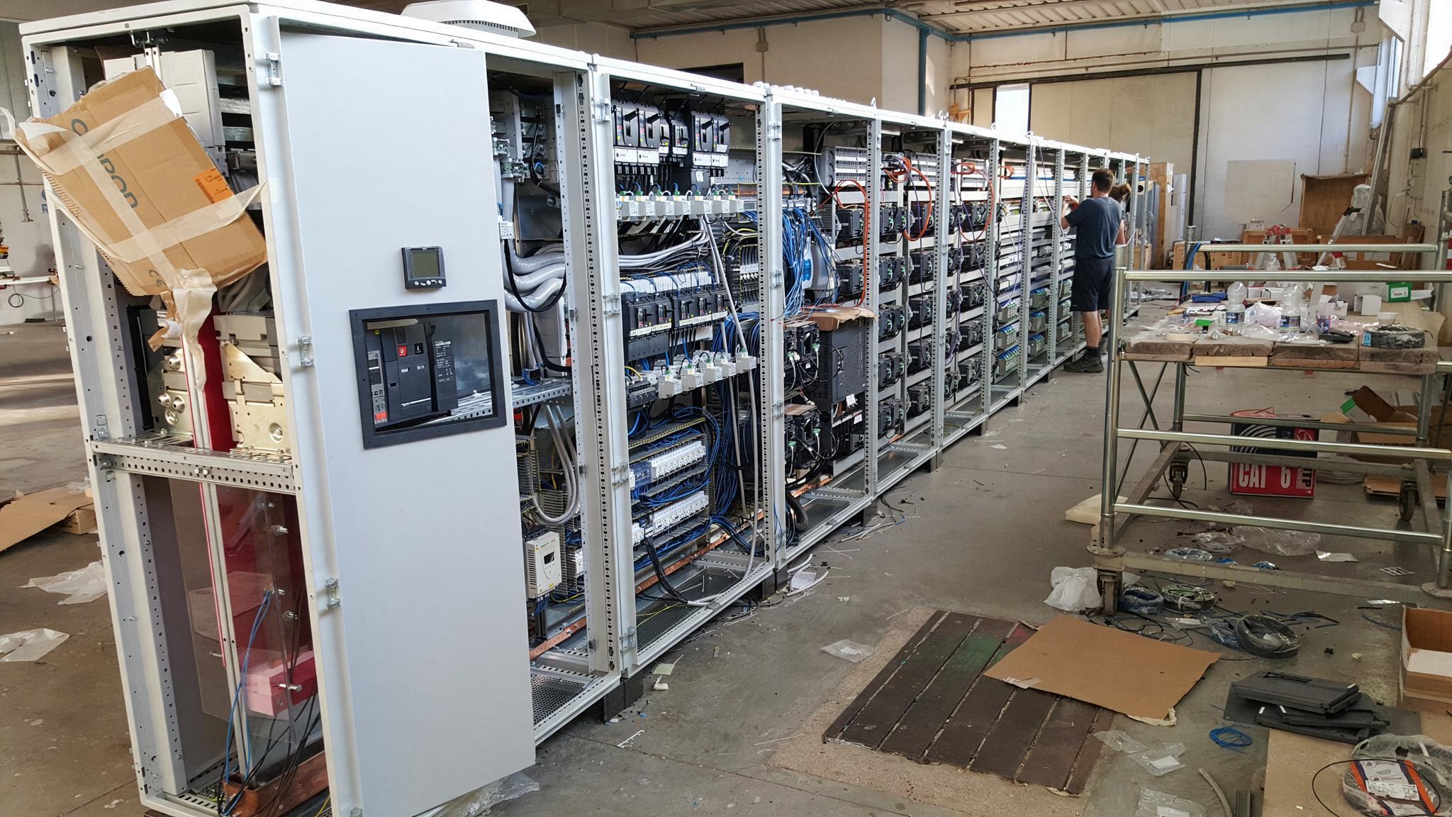 Quadro elettrico finito, pronto per il collaudo